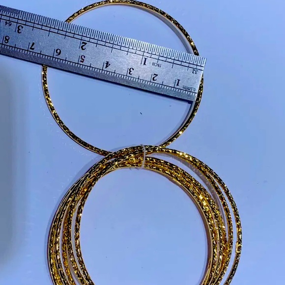 Beautiful 7 sets metal bangles - Picture 6 of 8